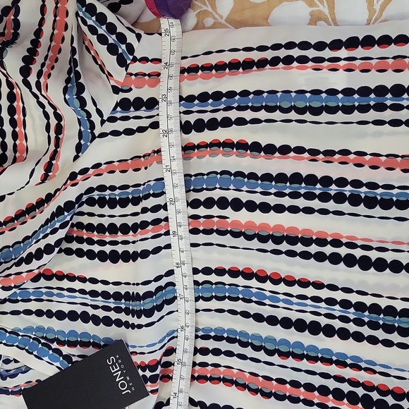 Beautiful blouse - Picture 7 of 10